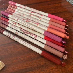 5 PIECES OF LIP PENCIL WATERPROOF MAKE UP SET